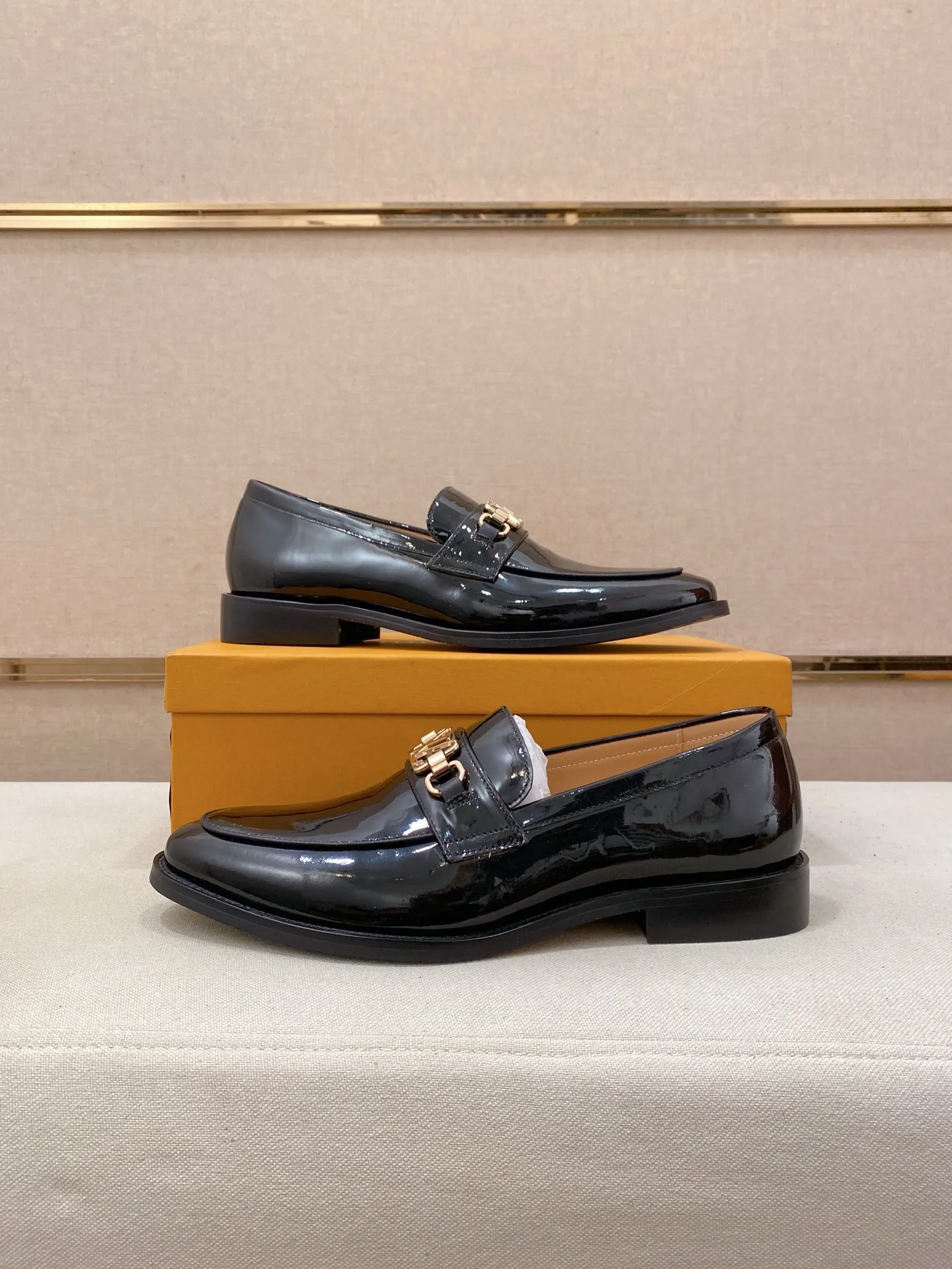 Men's men's shoes 💰 520💰⚡️New models on the market⚡️ Louis Vuitton (Louis Vuitton/LV) casual, business formal wear! Made with pure Italian craftsmanship, the upper is made of first-layer cowhide, which is full of texture! The lining is cowhide and the original rubber leather shoe outsole. The style is atmospheric and comfortable! Positive code 38-44